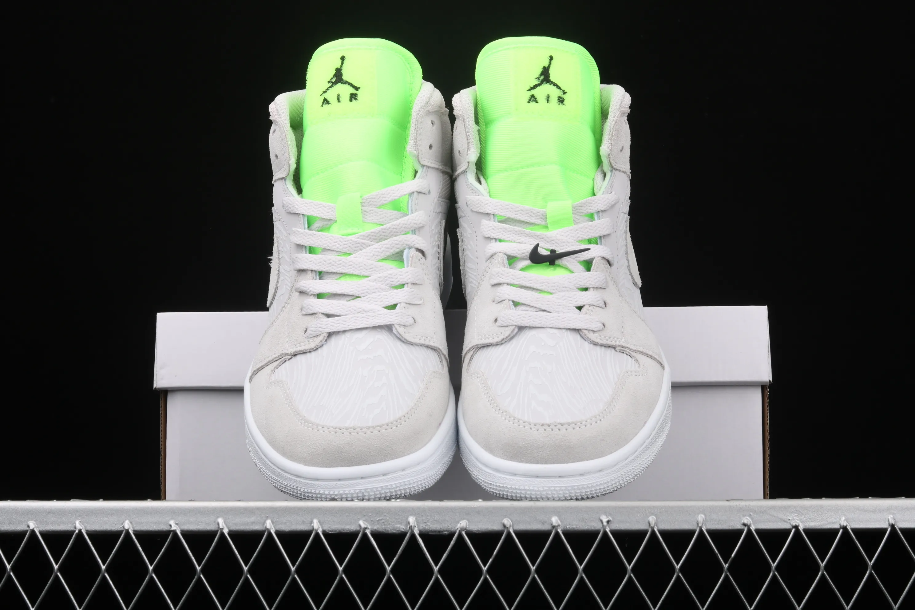 All categories Air Jordan Jordan series basketball shoes Air Jordan 1 Mid Air Jordan 1 Mid AJ1 Joe 1 sea salt fluorescent green CV3018-001